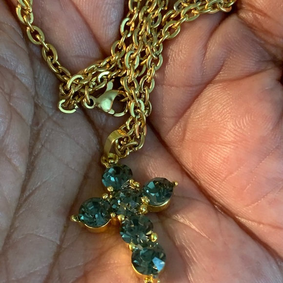 Cross Pendant Necklace - Picture 4 of 4